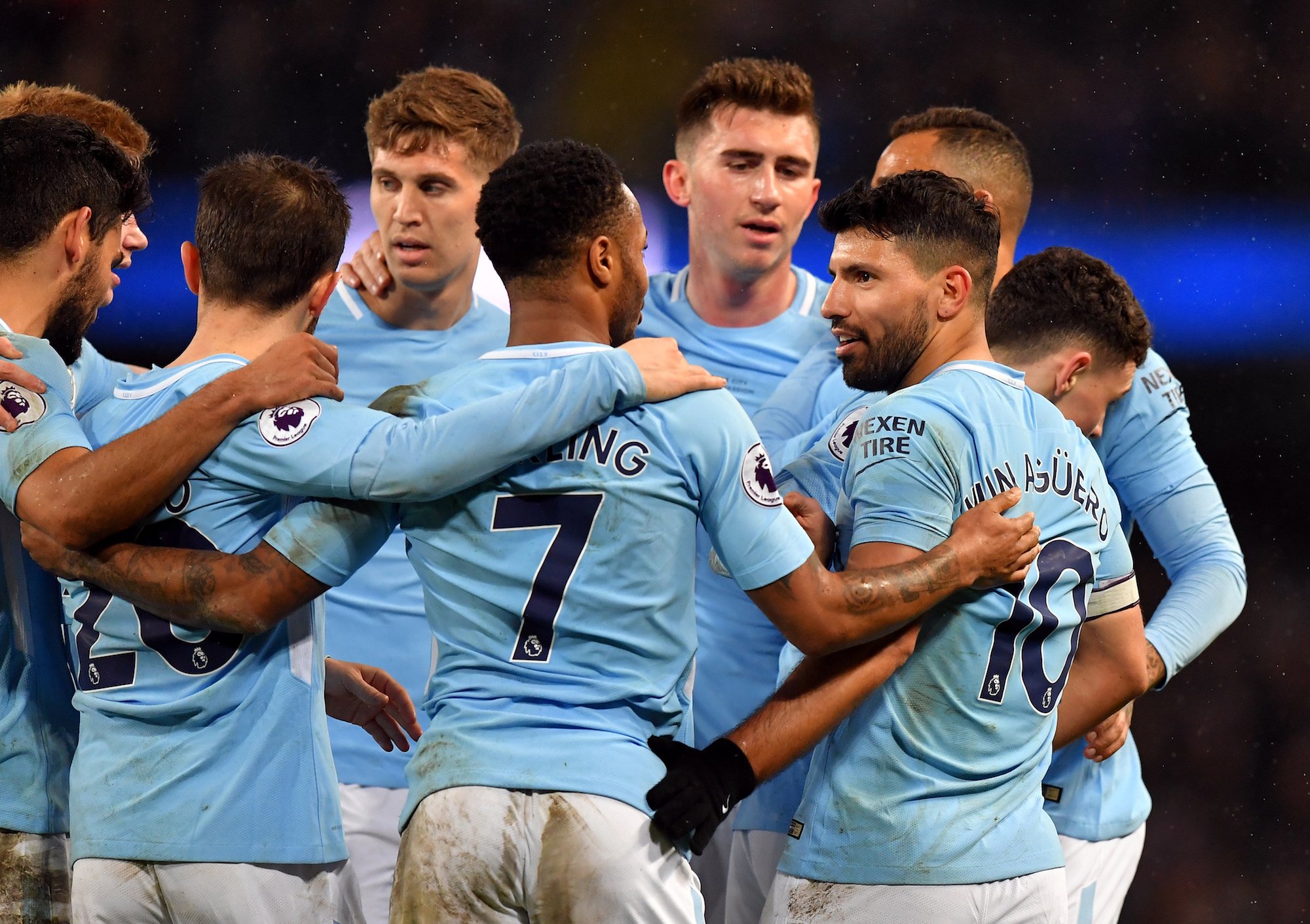 曼城蓝月亮疾风足下，横扫对手取胜(曼城输球只怨瓜帅想太多?轮换变阵搞砸蓝月首冠)