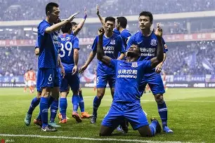 上海申花客场大胜，队员表现突出的简单介绍