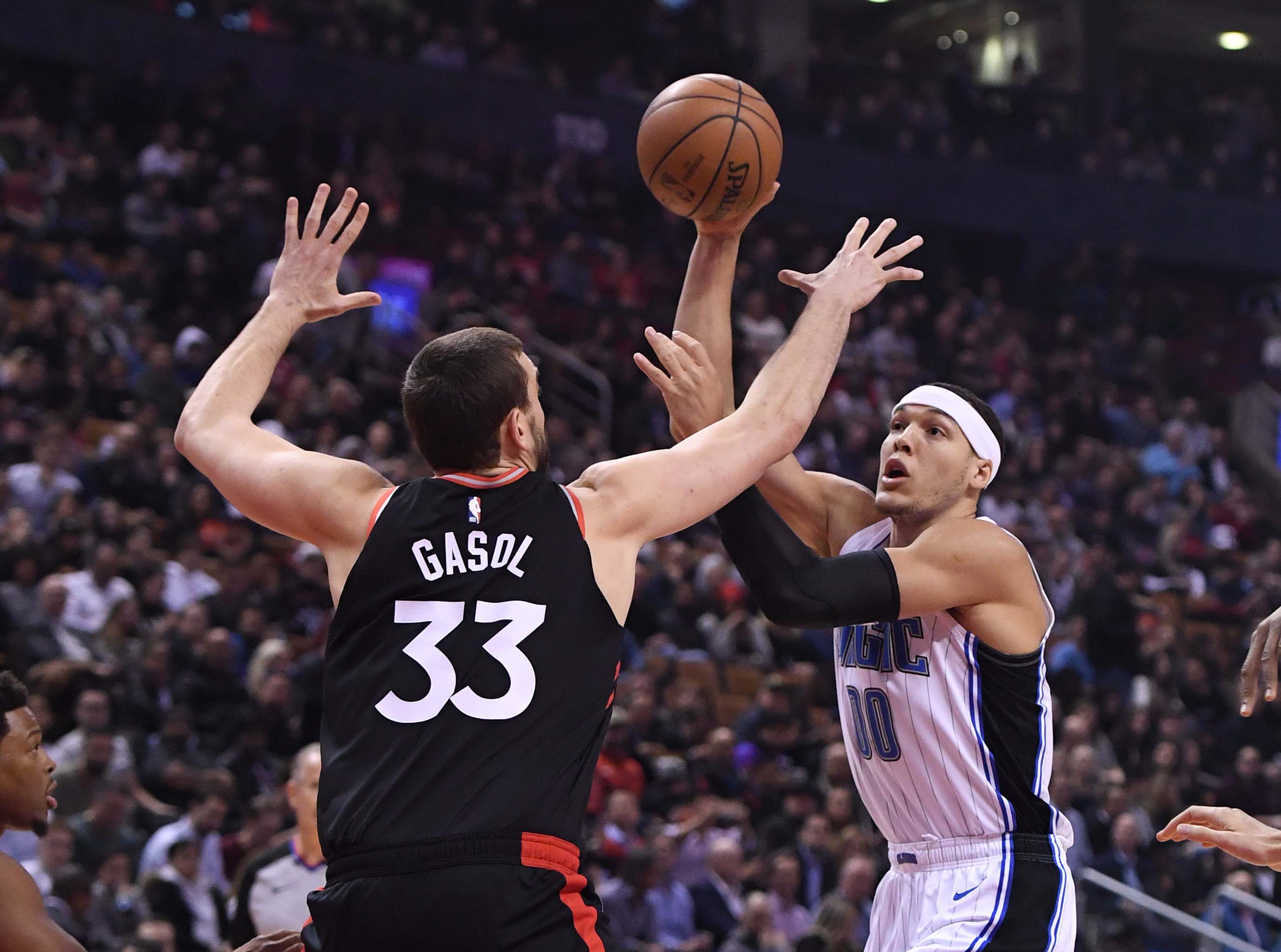 猛龙队全队合力击败魔术队取得连胜